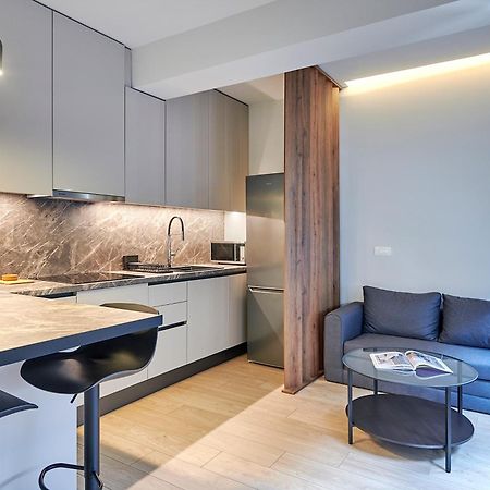 City-Center Apartment In Vibrant Monastiraki, Афины Экстерьер фото