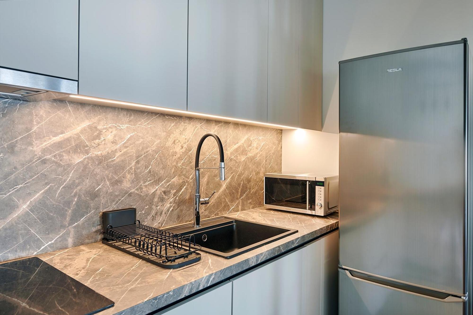 City-Center Apartment In Vibrant Monastiraki, Афины Экстерьер фото