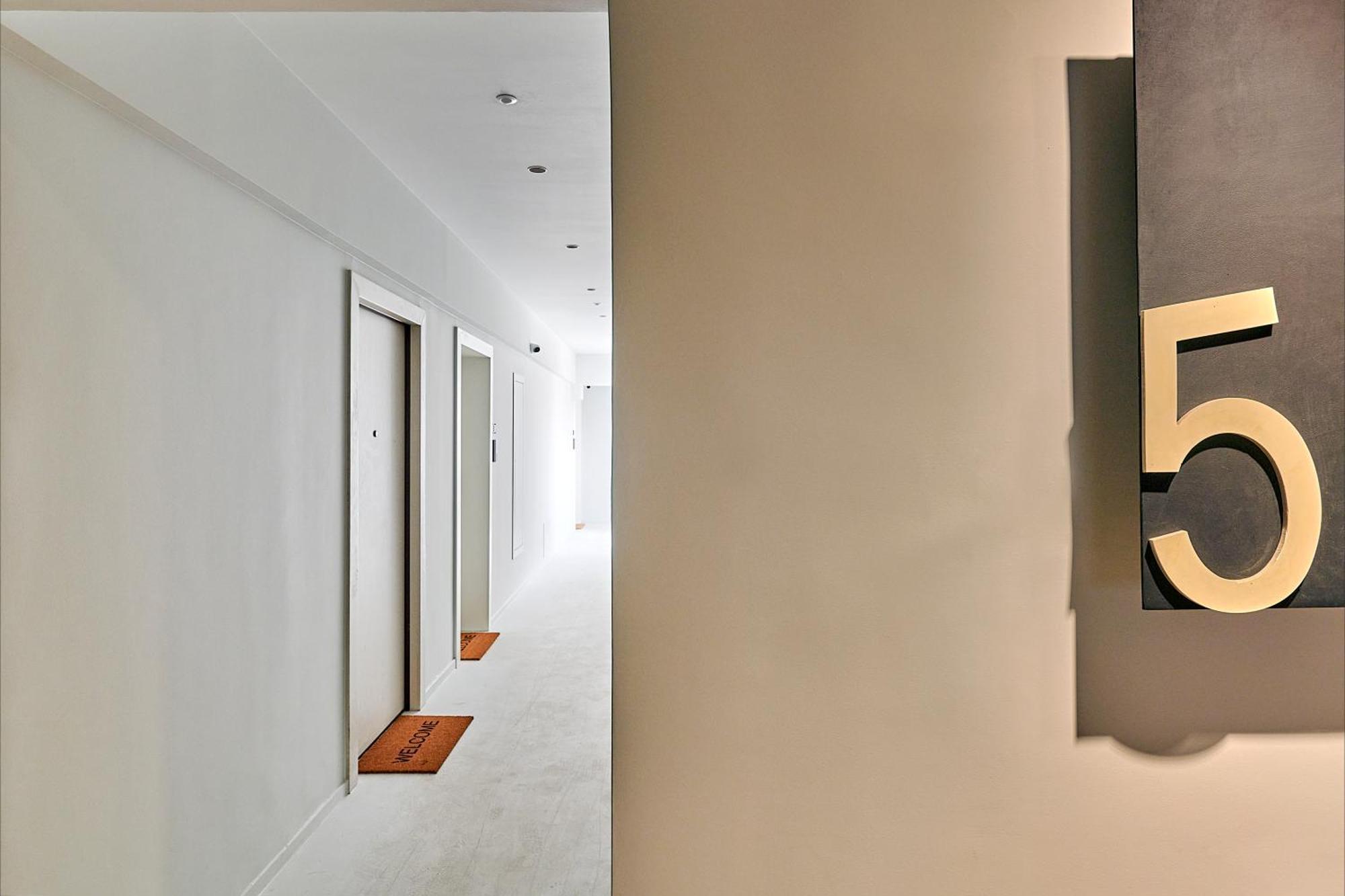 City-Center Apartment In Vibrant Monastiraki, Афины Экстерьер фото